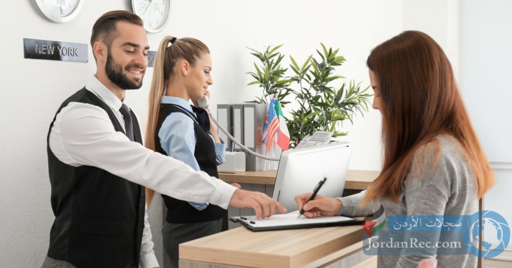 موظفين-خدمة-عملاء-واستقبال.jpg